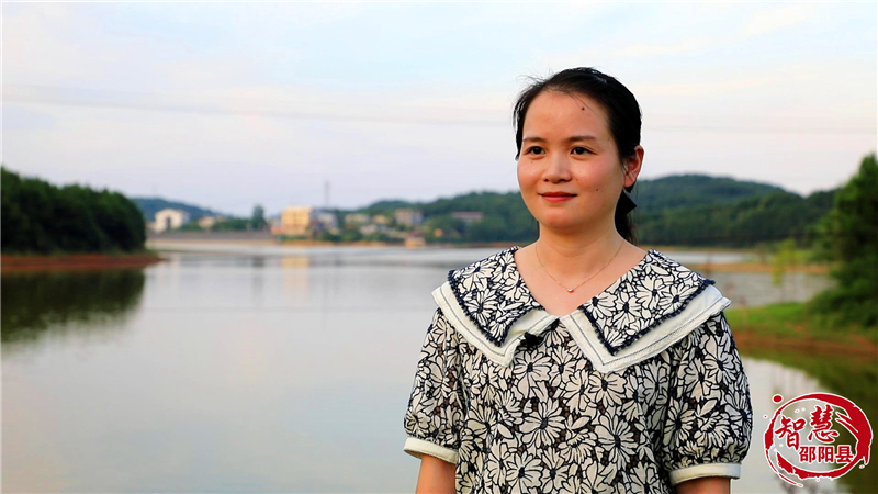 金江乡乡长谢海霞